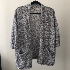 Ann Taylor black and white knit sweater size: M
